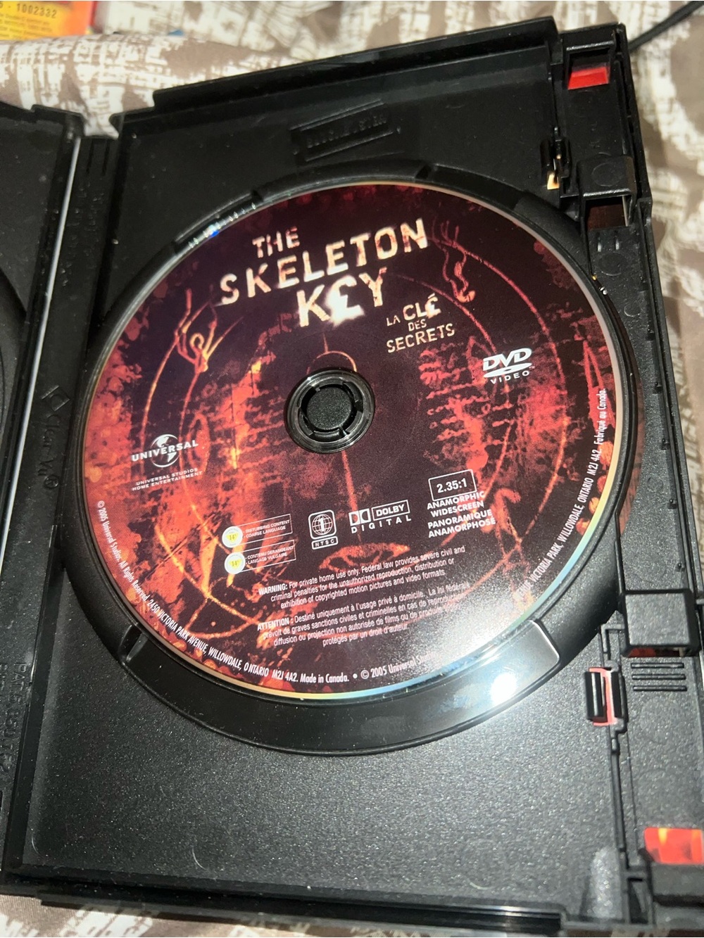 The Skeleton Key (Widescreen) - Red/Black DVD - Picture 3 of 4